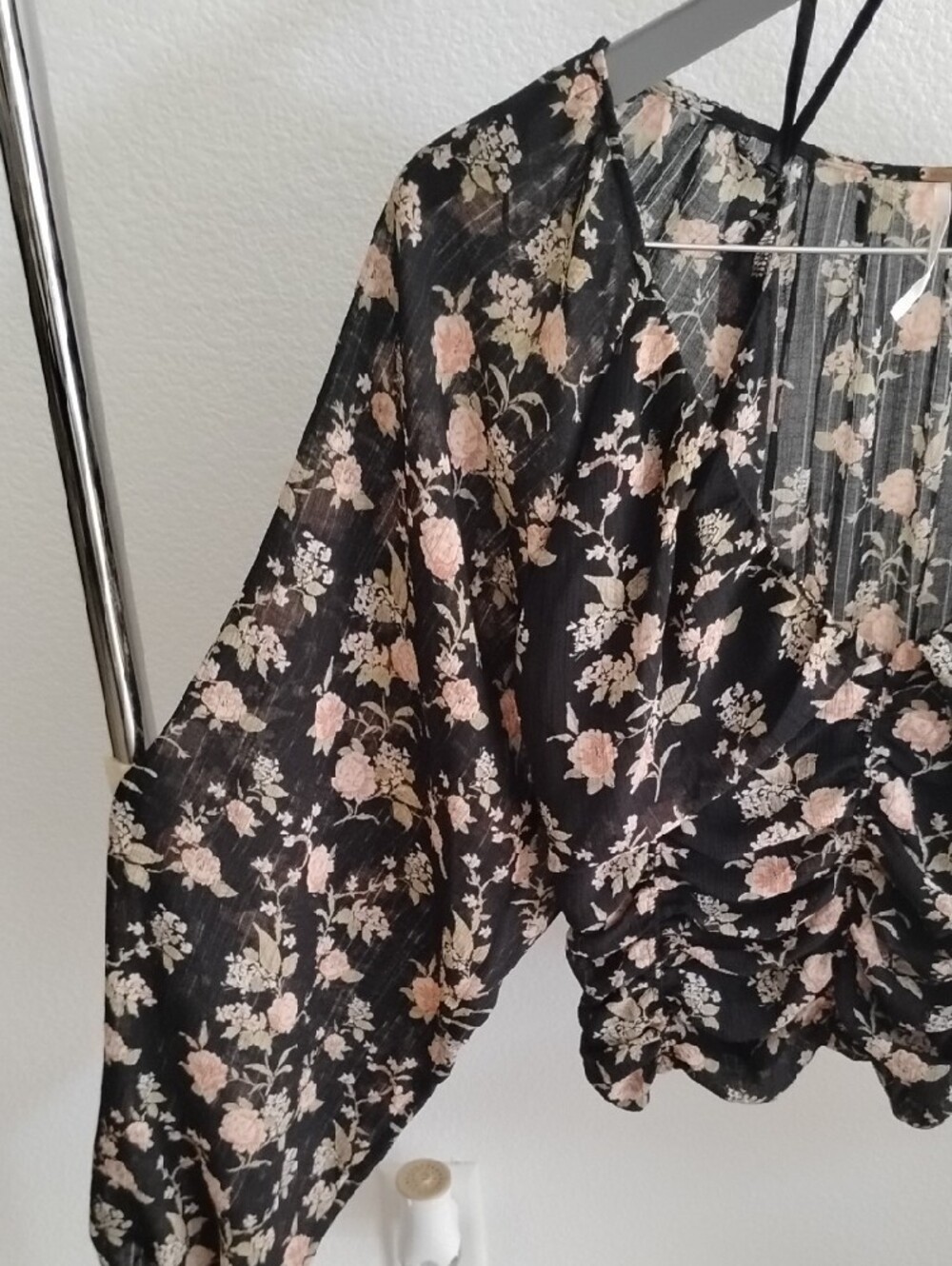 Free People Black Blush Floral Ruched Long-Sleeve Crop Top - Picture 4 of 12